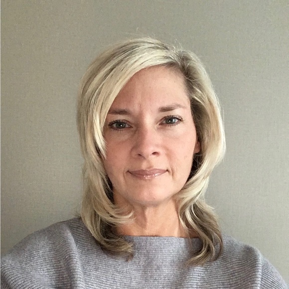 Meet your Posher, Tricia - Picture 1 of 1